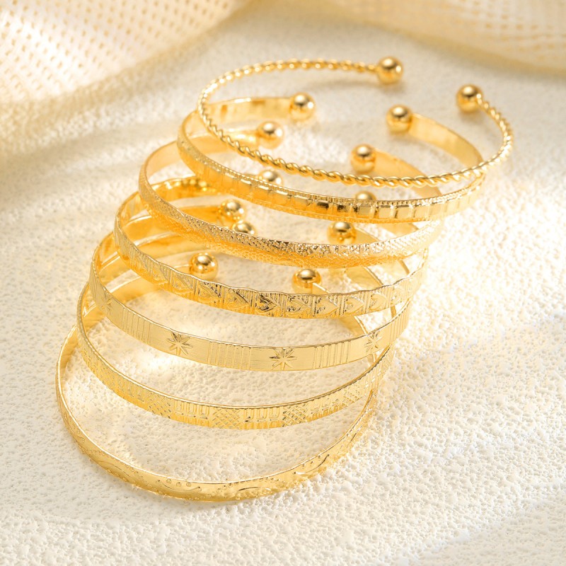 Vintage multi-layered diamond pattern bracelet